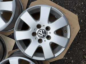16" Volkswagen originaalveljed 5x120 (Transporter Multivan) (3 foto / 9)