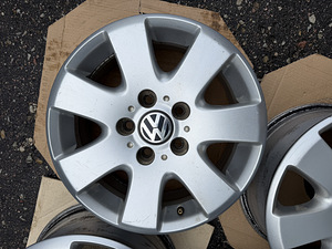 16" Volkswagen originaalveljed 5x120 (Transporter Multivan) (4 foto / 9)