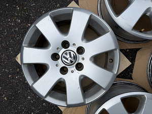 16" Volkswagen originaalveljed 5x120 (Transporter Multivan) (6 foto / 9)