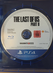 PS4 Pro 1 TB (9 foto / 10)
