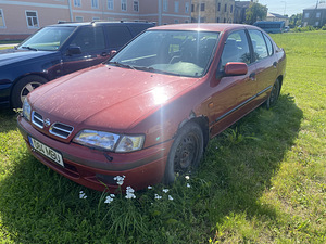 Nissan Primera (3 фото из 11)