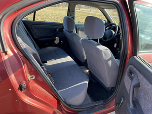 Nissan Primera (6 фото из 11)