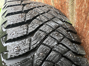 Naastrehvid 225/55 R17 Goodyear Ultra Grip Arctic 2 BMW G30 (8 foto / 10)