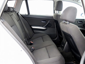 BMW 320 Touring ATM 2.0 110kW (7 фото из 7)