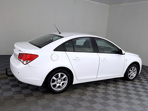 Chevrolet Cruze Comfort Facelift 2.0 VCDi 92kW (3 foto / 7)