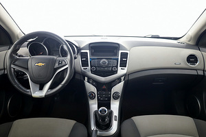 Chevrolet Cruze Comfort Facelift 2.0 VCDi 92kW (5 foto / 7)