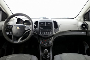 Chevrolet Aveo Comfort 1.2 51kW (5 foto / 7)