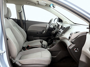 Chevrolet Aveo Comfort 1.2 51kW (6 foto / 7)