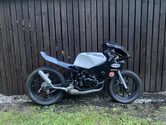 Suzuki 125cc кольцевой мотоцикл