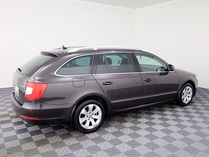 Skoda Superb Comfortline LPG ATM 1.8 118kW (3 foto / 8)