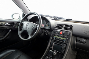 Mercedes-Benz CLK 320 Avantgarde LPG ATM 3.2 160kW (5 foto / 9)