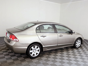 Honda Civic Elegance LPG ATM 1.8 103kW (3 foto / 9)