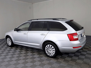 Skoda Octavia Comfortline 4x4 2.0 TDI 110kW (4 фото из 7)