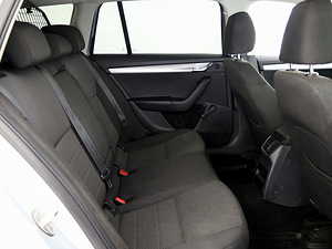 Skoda Octavia Comfortline 4x4 2.0 TDI 110kW (7 фото из 7)