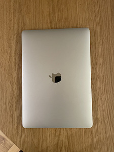 MacBook Air 13" M1 (2020) 8GB/256GB (2 foto / 7)