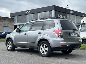 SUBARU FORESTER (6 фото из 10)