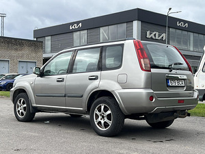 NISSAN X-TRAIL (6 foto / 11)