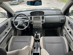 NISSAN X-TRAIL (10 foto / 11)