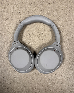 Sony WH-1000XM4 — mürasummutusega juhtmevabad kõrvaklapid (2 foto / 2)