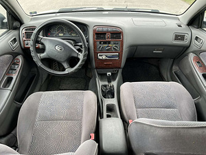 TOYOTA AVENSIS (9 фото из 10)