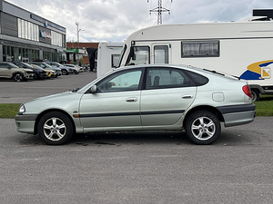 TOYOTA AVENSIS (4 фото из 10)