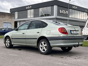 TOYOTA AVENSIS (5 фото из 10)