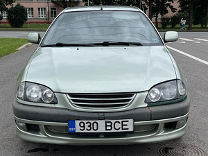 TOYOTA AVENSIS (3 фото из 10)