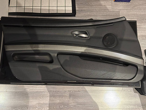BMW E93 salongi komplekt (4 foto / 10)