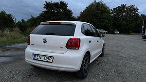 Volkswagen Polo 1.2 TDI (11 фото из 12)