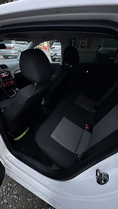 Volkswagen Polo 1.2 TDI (12 фото из 12)
