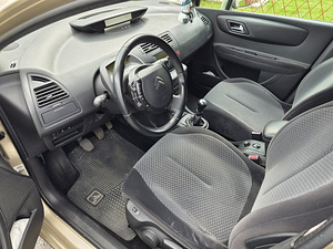 Citroen C4 (4 фото из 5)
