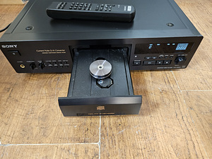 Sony CDP-XB930 Stereo Compact Disc Player (4 фото из 4)
