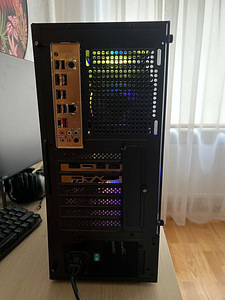 Игровой компьютер (4 фото из 4)