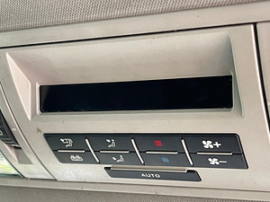 Volkswagen T5 Caravelle 2012 2.0TDI 132 кВт (14 фото из 14)