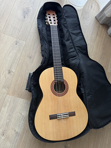 YAMAHA C3OM KLASSIKALINE KITARR NATURAALNE MATTE (1 foto / 4)