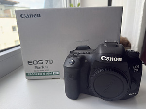 Canon 7D m2 (1 фото из 2)