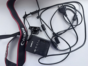 Canon 7D m2 (2 фото из 2)