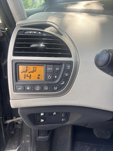 Продать или обменять Citroën C4 Picasso (меньше, автомат) (4 фото из 10)