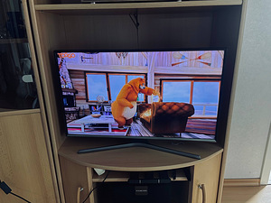 Samsung UE32J6202AK 32" Full HD Smart TV (3 фото из 3)