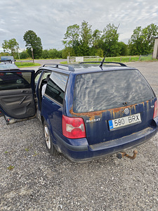 Volkswagen Passat Variant 1.9 TDI, 74 кВт, (12 фото из 14)