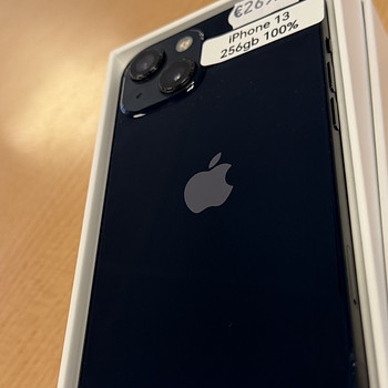 iPhone 13 256Gb Black в хорошем состоянии