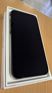 iPhone 13 256Gb Black в хорошем состоянии (3 фото из 3)