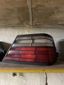 Mercedes Benz w124 (1 foto / 2)
