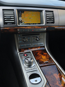 2008 Jaguar XF 2.7 TDV6 152kw. (8 foto / 8)