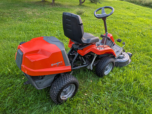 Райдер Husqvarna R111B (3 фото из 5)