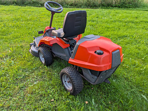 Райдер Husqvarna R111B (4 фото из 5)