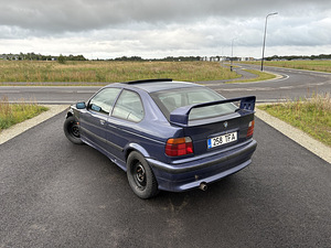 BMW 316i (2 фото из 8)