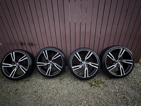Volvo 21” 5-Double Spoke Diamond Cut
