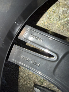 Volvo 21” 5-Double Spoke Diamond Cut (9 фото из 9)