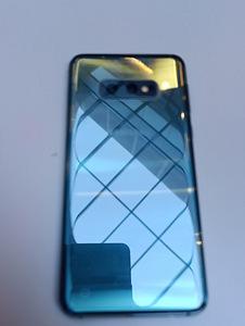 Samsung S10e, 128 ГБ (3 фото из 4)